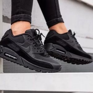 SOLD Nike Air Max 90 Black
